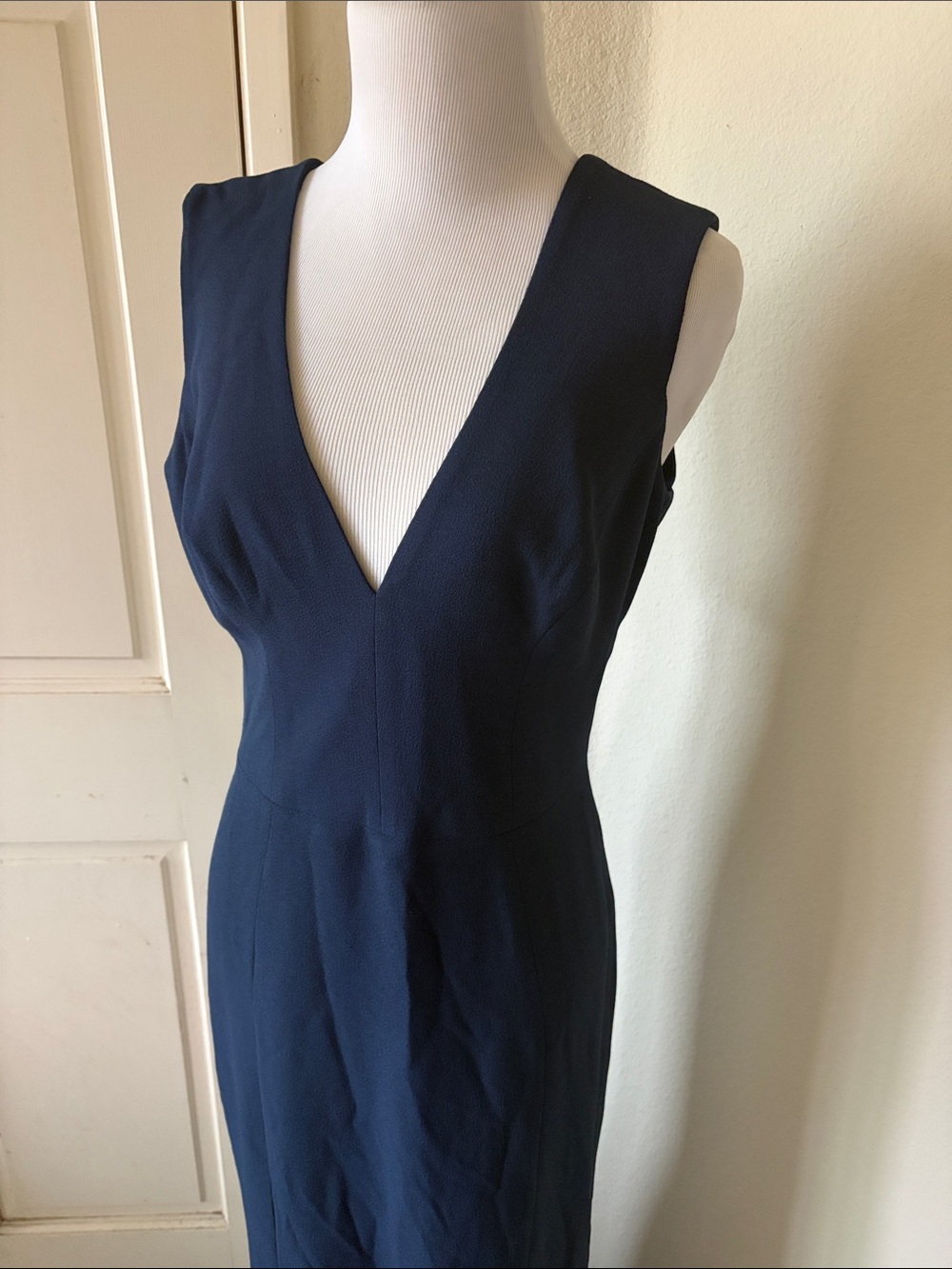 Dress the population  Navy V-Neck Sleeveless Maxi Dress - Picture 2 of 4